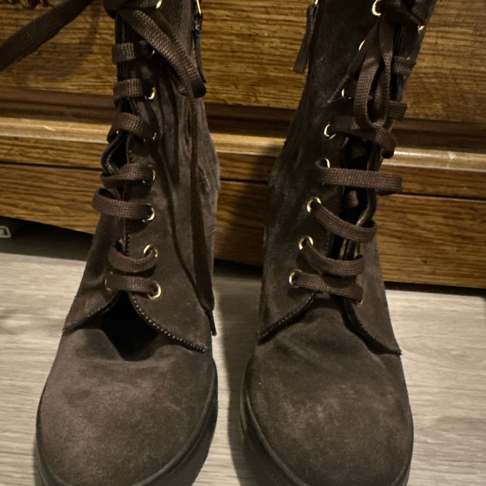 Brown Lace-Up Women's Boots